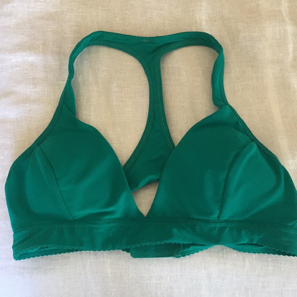 Lululemon sports bra size 6